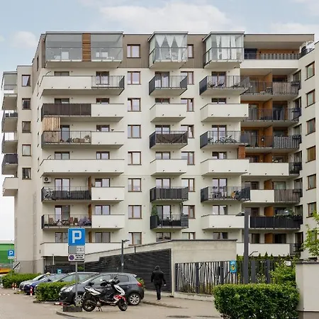 Industrial Pet-friendly With Movie Projector By Renters * Varşova