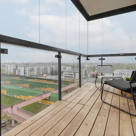Industrial Pet-friendly With Movie Projector By Renters Apartment Warschau